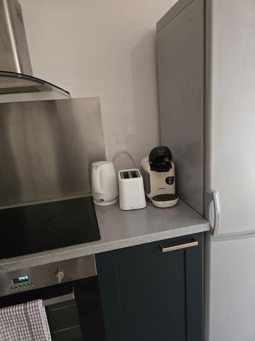 Cozy Flat 1 Bedroom Hucclecote エクステリア 写真